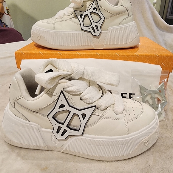 Naked Wolfe City White Sneakers W8 - Picture 3 of 9